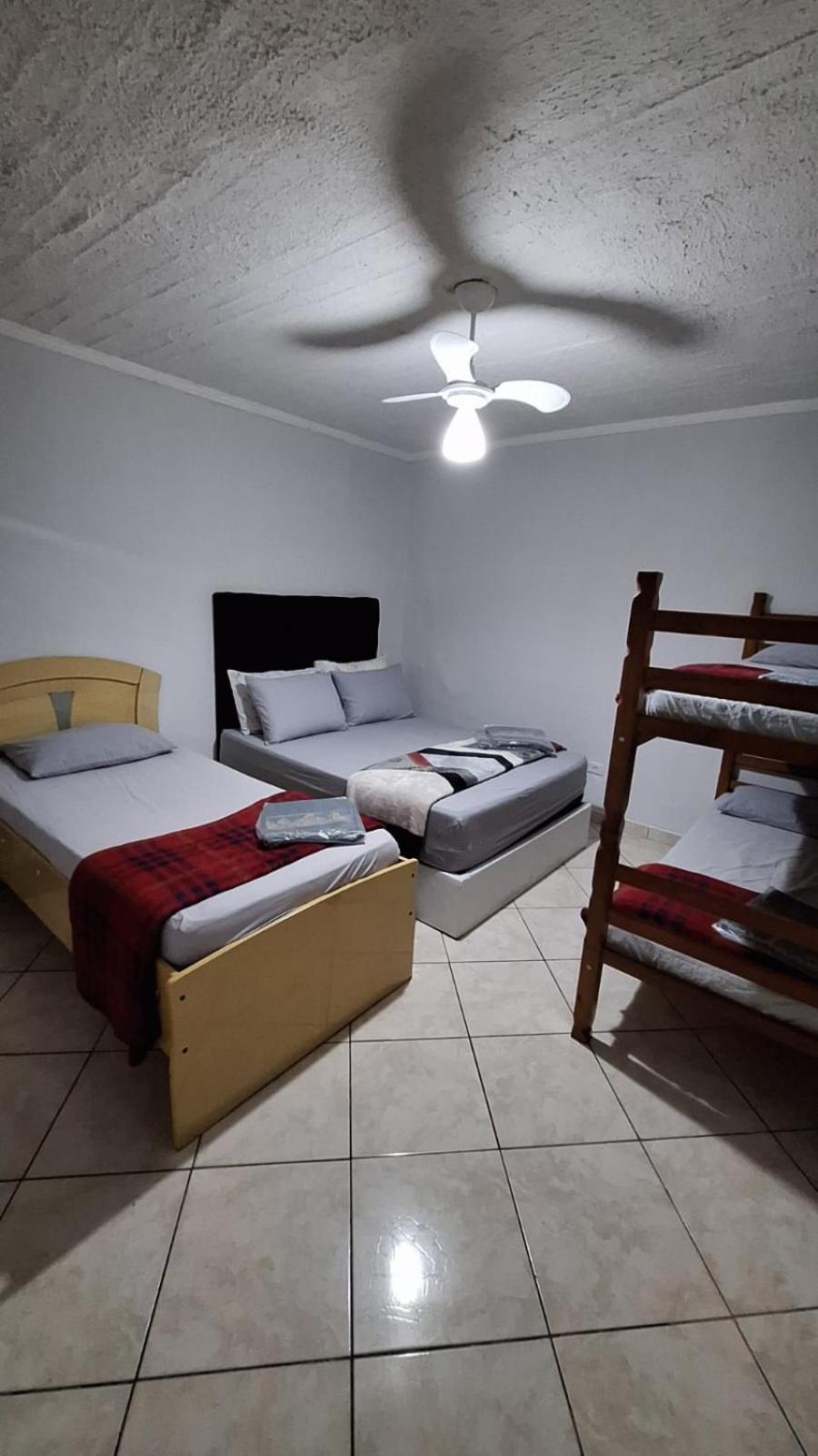 Hostel My House Quartos Perto Do Aeroporto De גווארולוס מראה חיצוני תמונה
